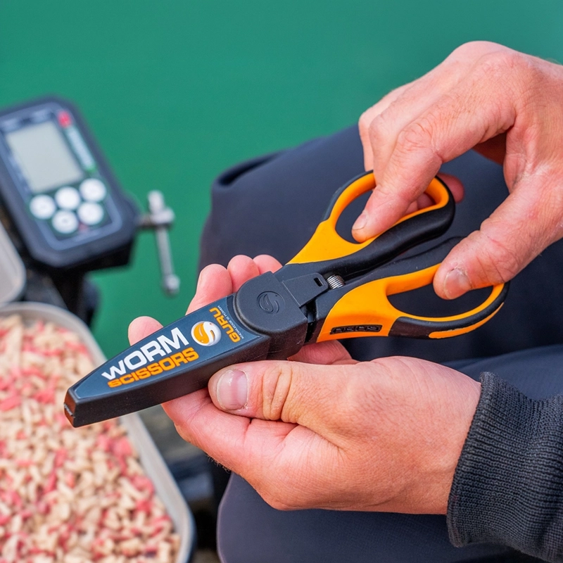 Guru Worm Scissors